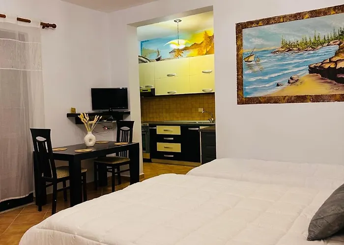 Tate Beachfront Appartamento Durrës