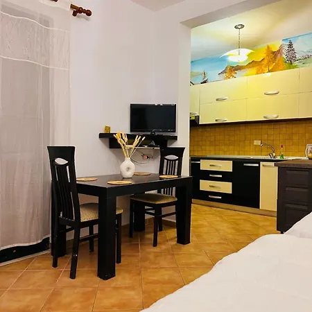 Апартаменты Tate Beachfront Дуррес