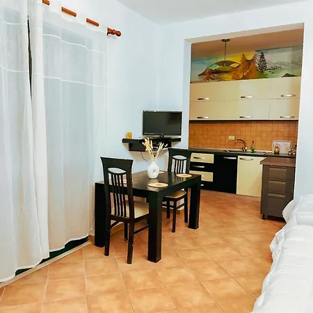 Tate Beachfront Apartamento Durrës